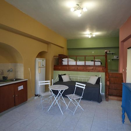Symi Central Point المظهر الخارجي الصورة