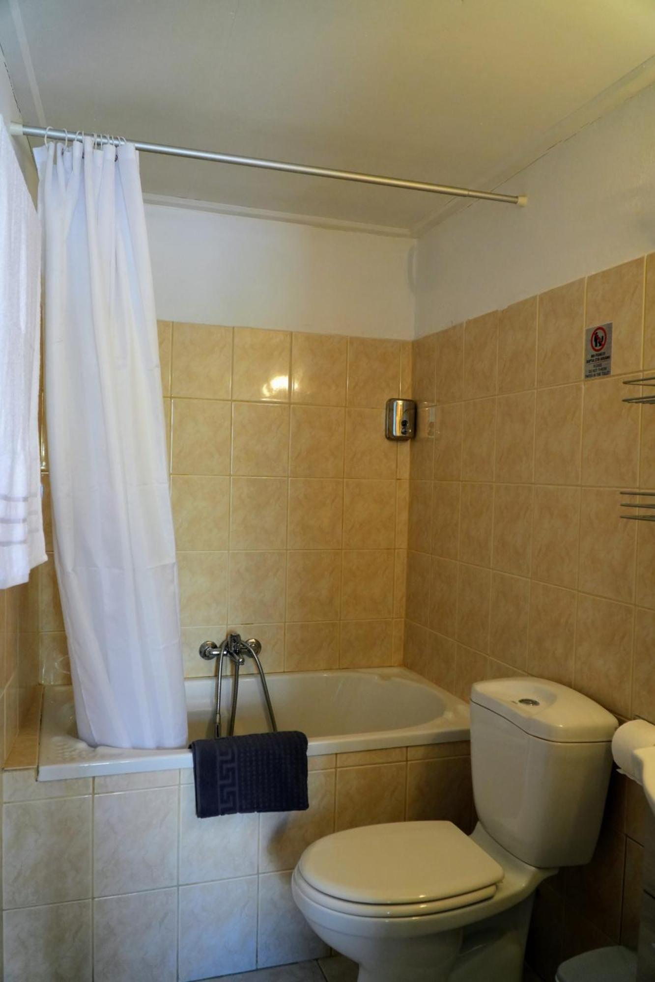 Symi Central Point المظهر الخارجي الصورة
