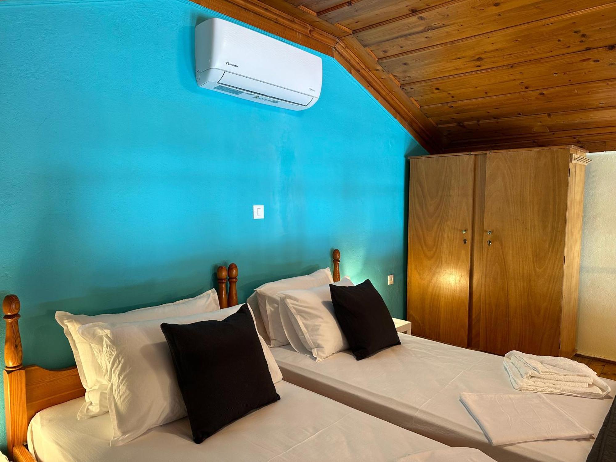 Symi Central Point المظهر الخارجي الصورة