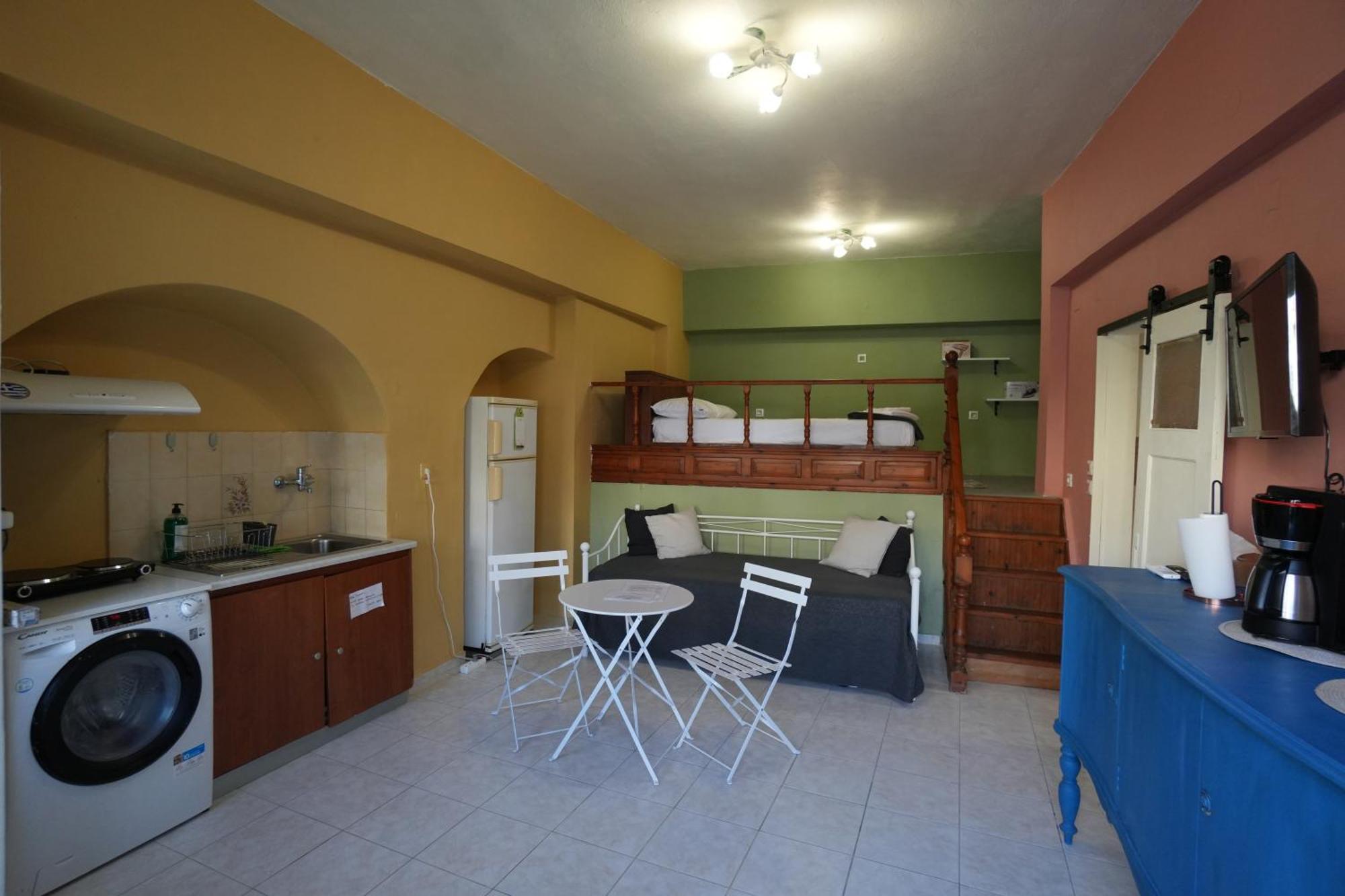 Symi Central Point المظهر الخارجي الصورة